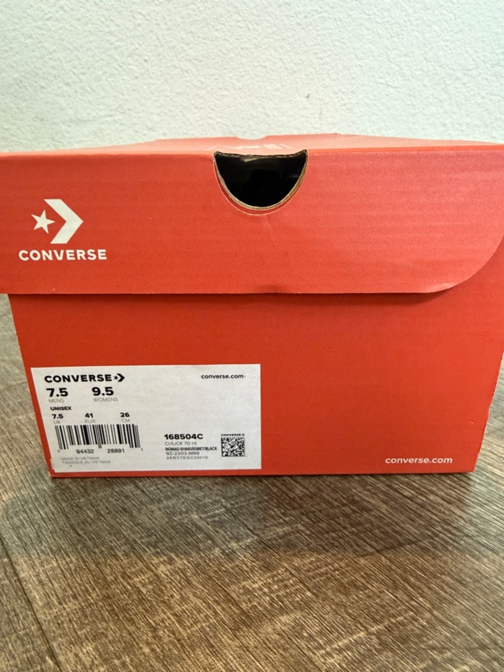 Converse Chuck Taylor’s with box - Picture 2 of 7